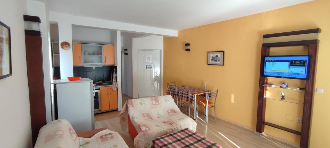 Apartments Vela - Pestani, Охрид Екстериор снимка