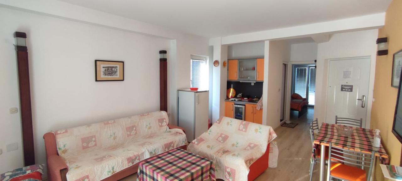 Apartments Vela - Pestani, Охрид Екстериор снимка
