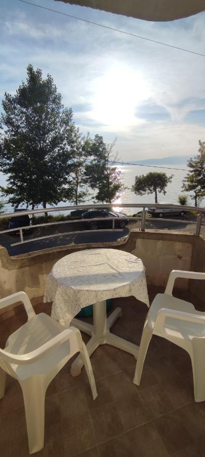 Apartments Vela - Pestani, Охрид Екстериор снимка